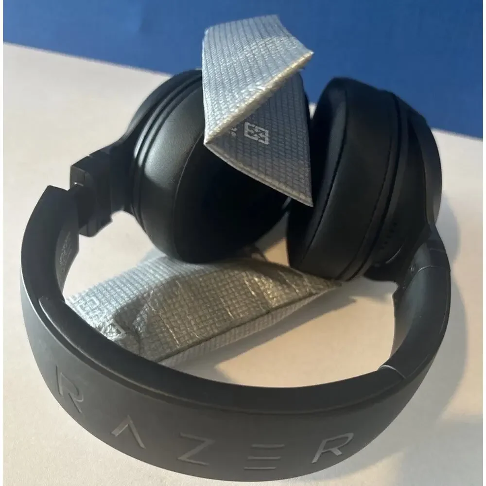 Razer BlackShark V2 + USB Sound Card Headset THX Spacial Audio compatible